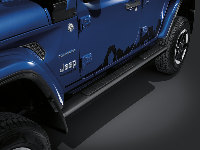 Wrangler 2018-Present Tube Steps Black – 4-Door